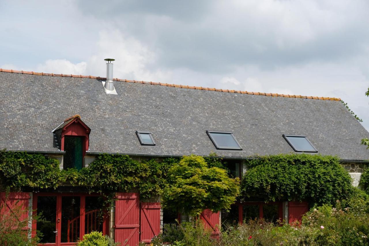 Hotel La Maison Jaune A La Janaie Parigné Exterior foto