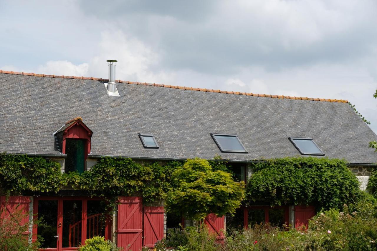 La Maison Jaune A La Janaie Parigné Exterior foto