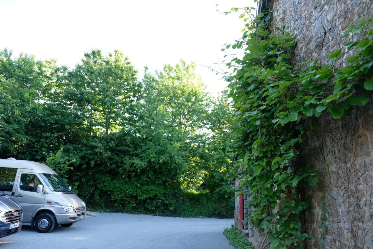 La Maison Jaune A La Janaie Parigné Exterior foto