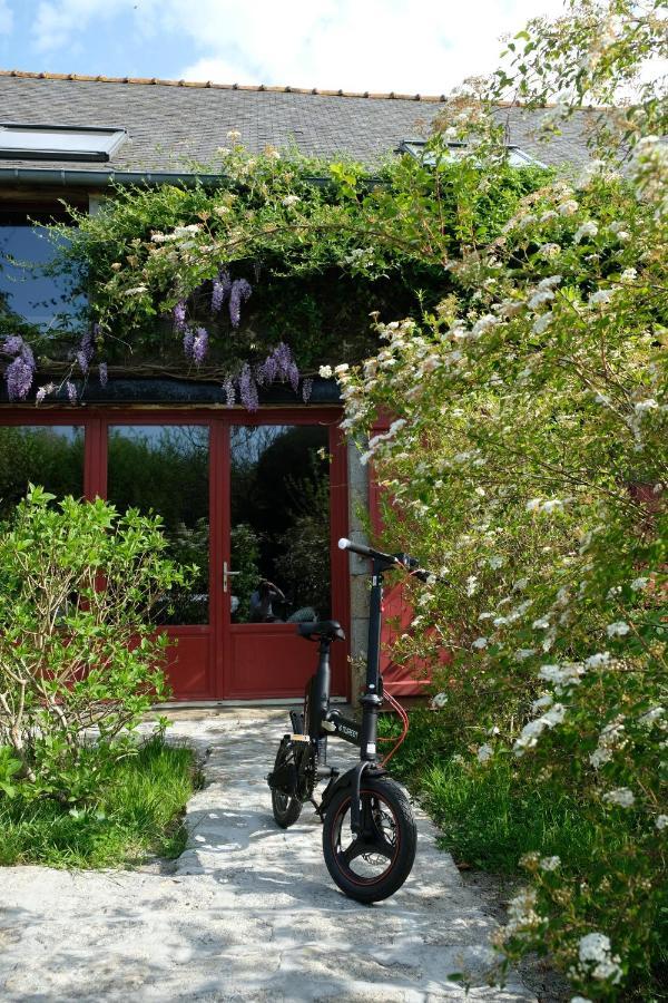 Hotel La Maison Jaune A La Janaie Parigné Exterior foto